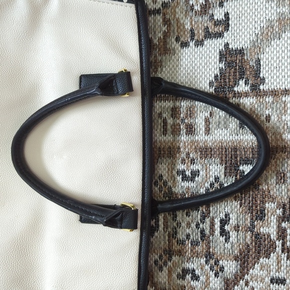 Betsey Johnson Leather Butterfly and Roses Purse Handbag - Picture 5 of 5